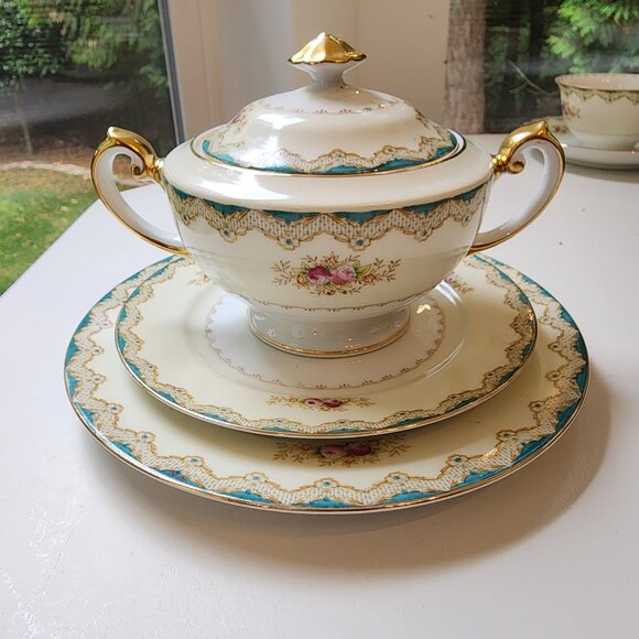 Vintage Meito China “Keepsake” Dinnerware Set – 1940s Japan – 12 Place Settings - Picture 4 of 17